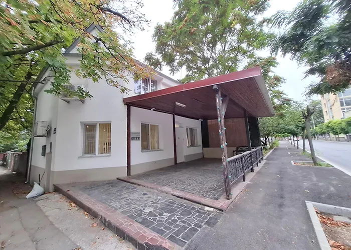 Charm 4 アパート *