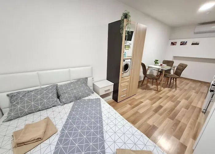 アパート Charm 4 ルセ